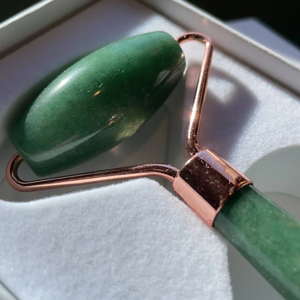 Young Living Jade Facial Roller - Picture 5 of 6